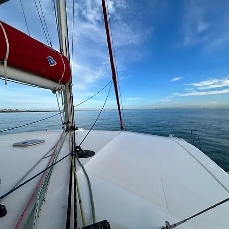 보트호텔 Croisiere Privee Sur Le Trimaran Trikala *